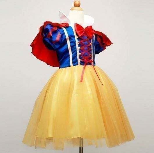Vestiti & Gonne: Robe Blanche Neige Taille 3 à 10 ans – Nuovo e nell'imballaggio originale da Gurmels venduto da Swisspod