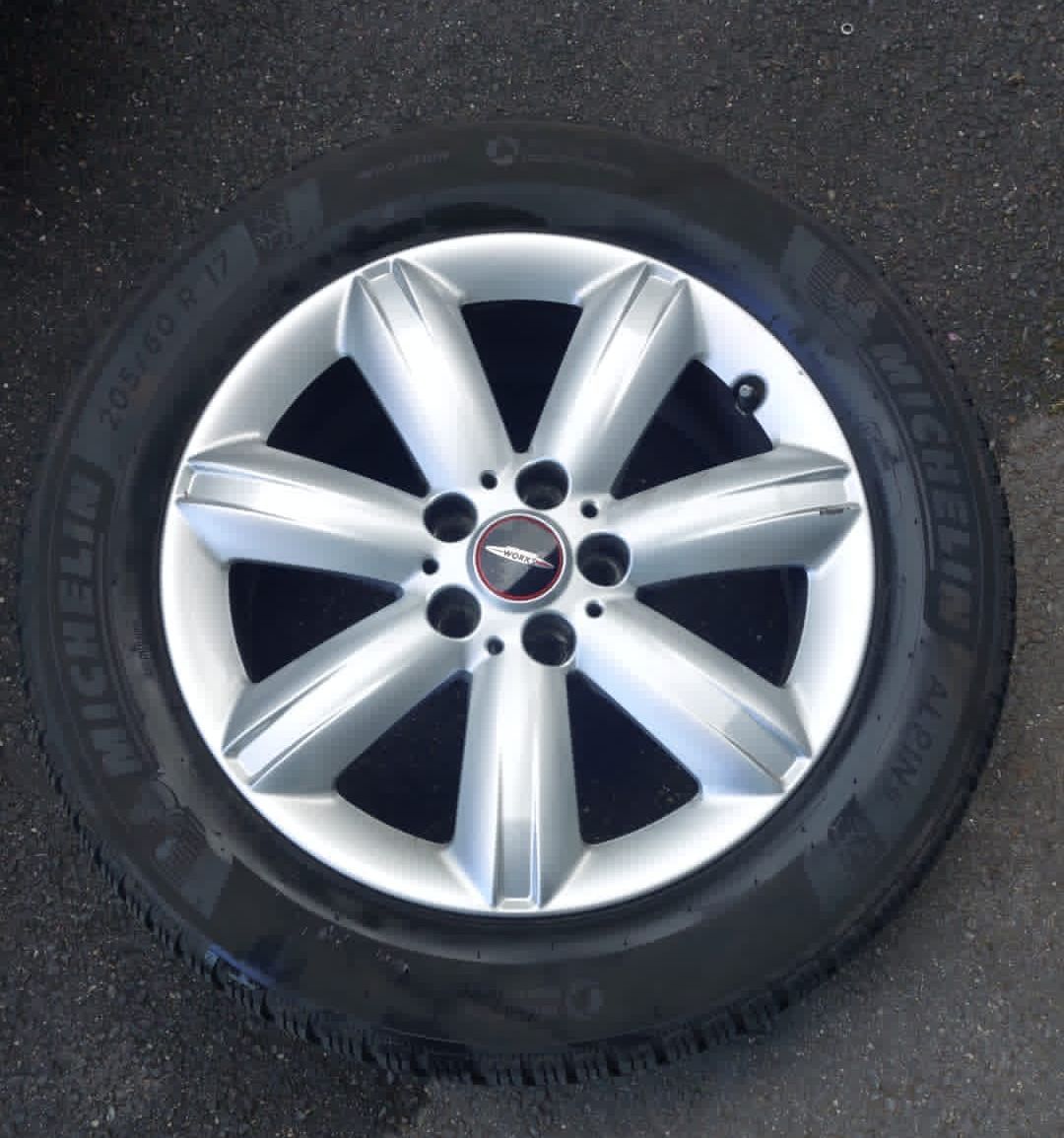 Mini Tutti pezzi di ricambio auto: 4 roues hiver complètes pour Mini Countryman – Usato da La Croix (Lutry) venduto da Krapouille