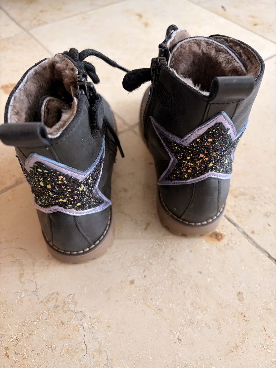 Scarpe per ragazze: Winterschuhe Grösse 29 – Usato da Basel venduto da RausindieNatur