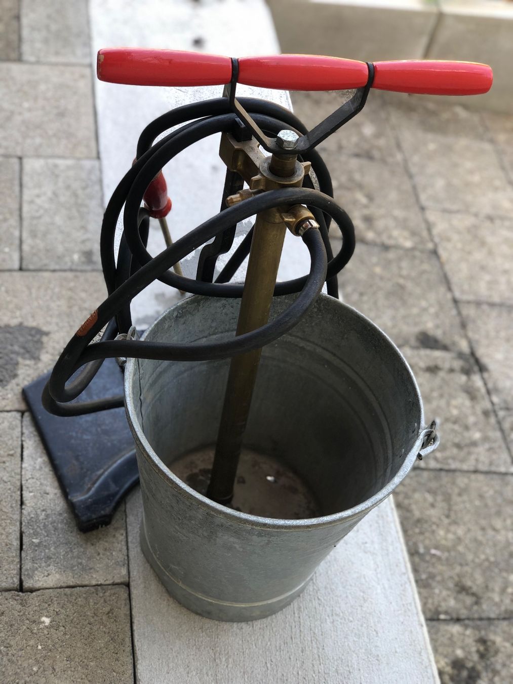 Feuerlöscher: Feuerwehr Eimerspritze, Handpumpe – Neu (gemäss Beschreibung) aus Windisch von raebluesli 2