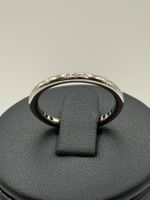 Bague en or blanc sertie de diamants