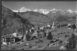 Grächen Gesamtansicht mit Bletschhorn und Berner Alpen