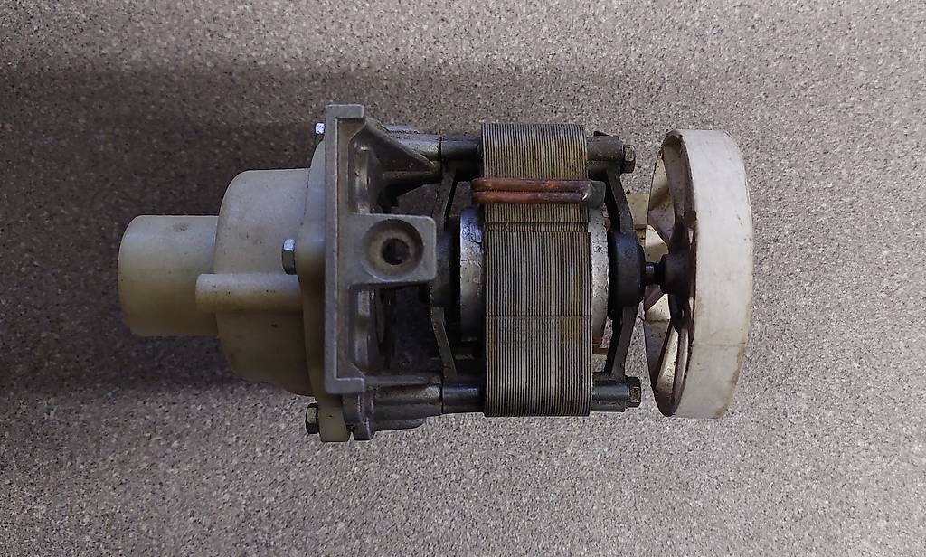 Pompe & Parti di ricambio: Pompe à eau 220 volts – Usato da Morges venduto da pha_9xnc 1