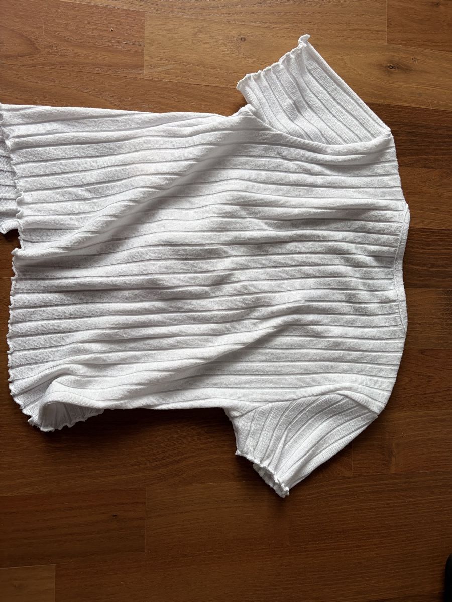 Top: Weisses Top – Usato da Henau venduto da martina_1998 1