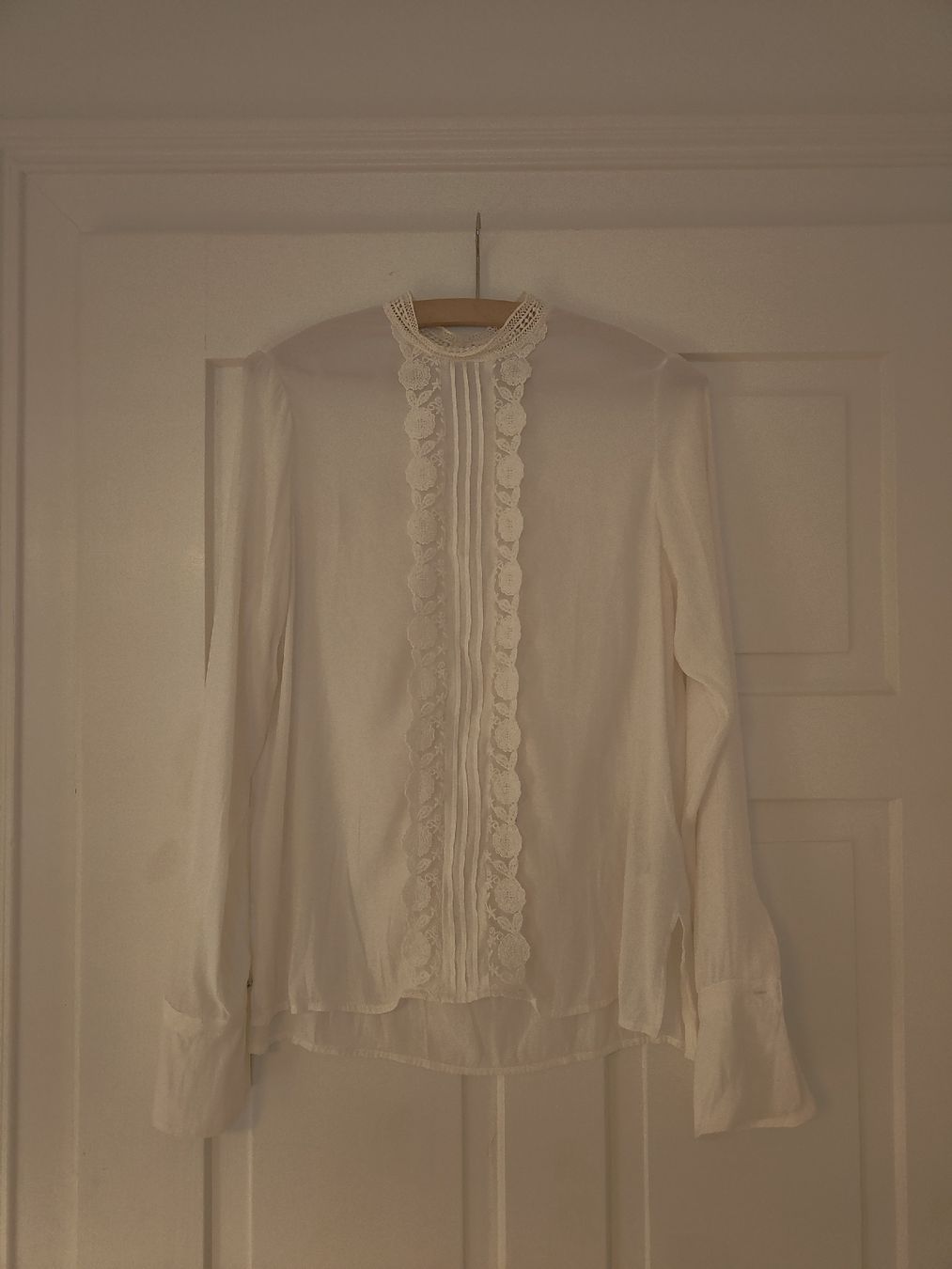 H&M Chemisiers: Damen Bluse Weiss Grösse 36 mit Spitze – D'occasion à Wettingen par flo_lh7r