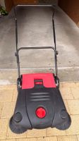 Handkehrmaschine schwarz rot mit Bürsten guter Zustand