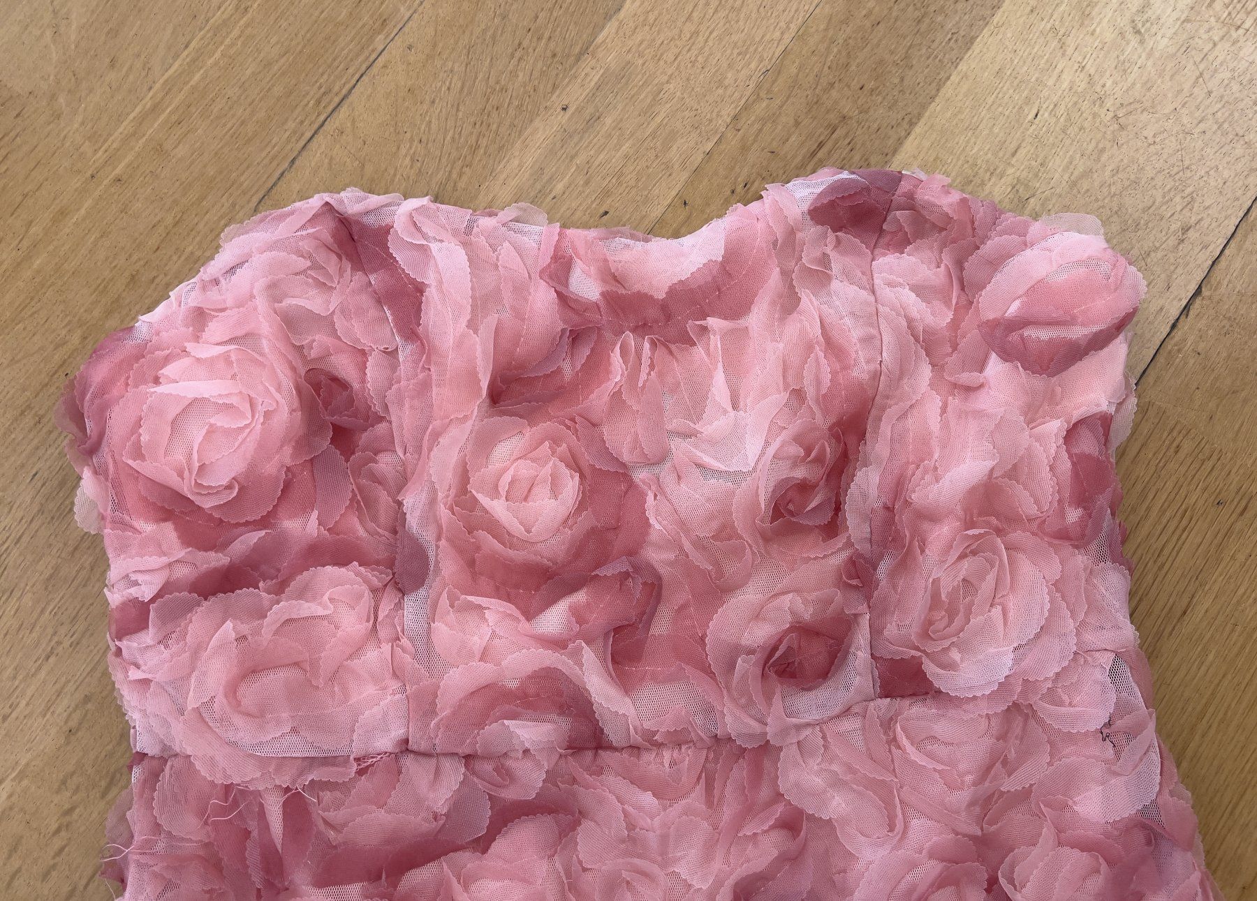 Kleider: Tägerloses Bustierkleid 3D-Rosen – Neu und originalverpackt aus Zürich von Naebeli 2