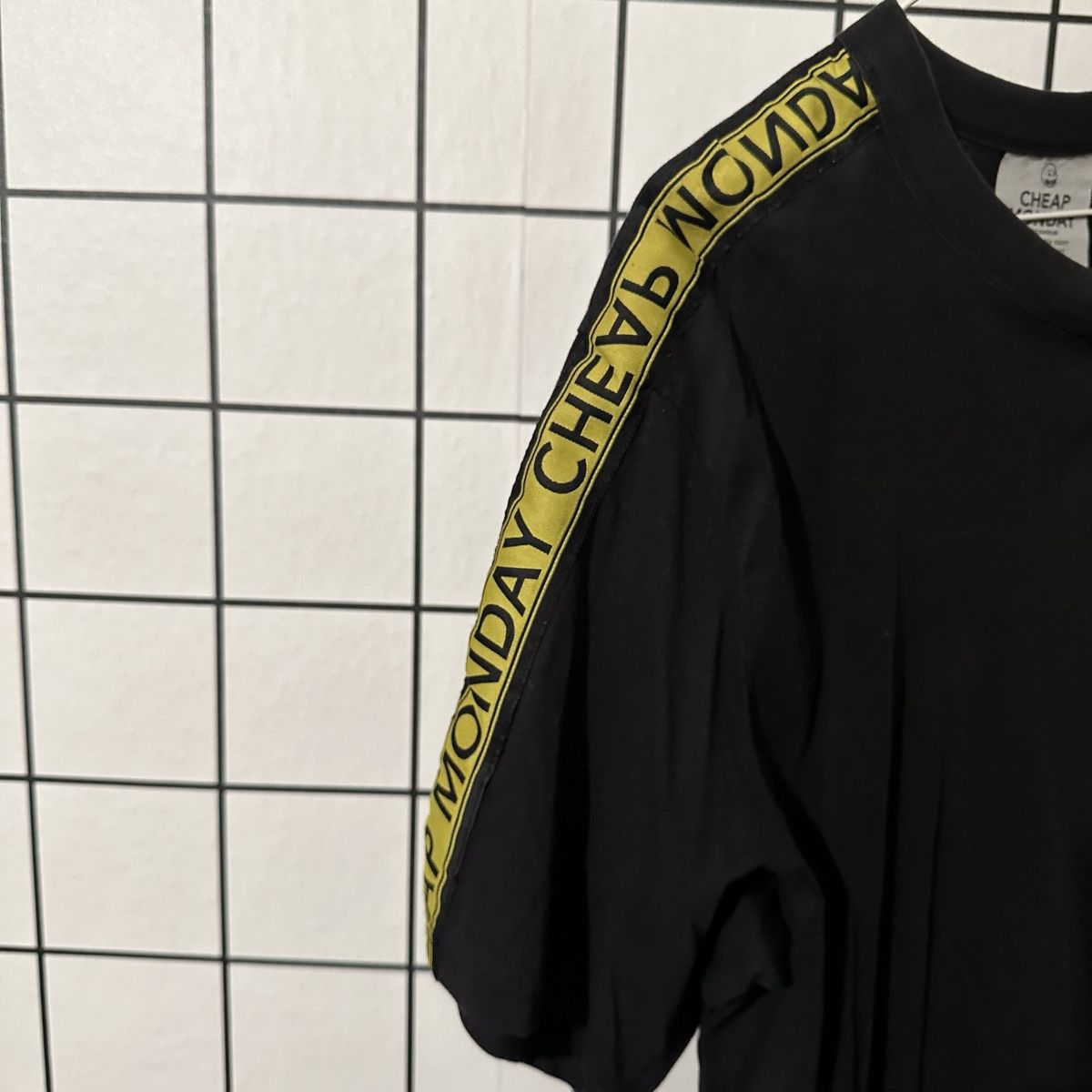 T-shirt: Graphic Cheap Monday Boxer Logo Tee - SIZE S – Usato da Genève venduto da ravehotline 3