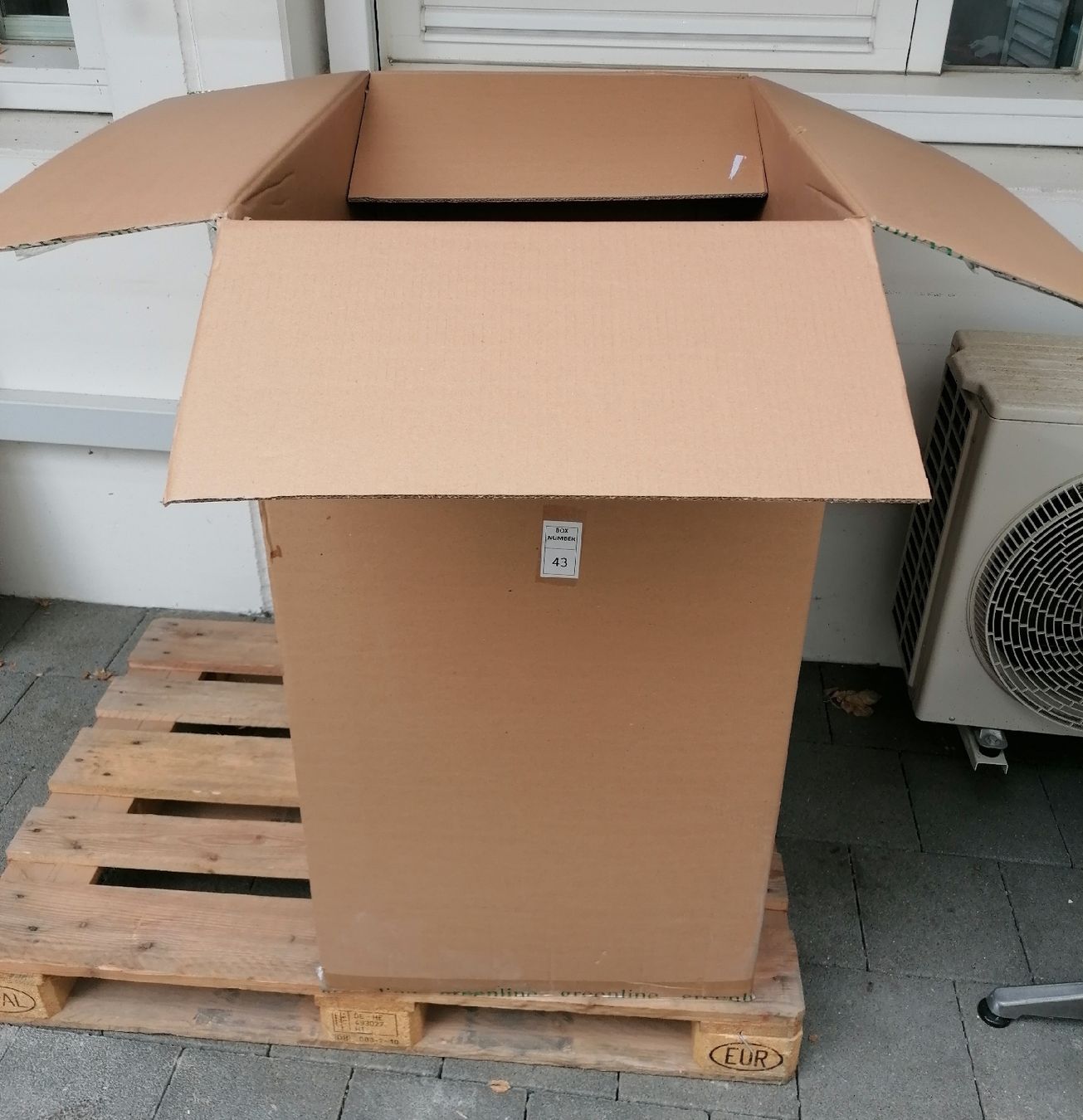 Cartons: Karton 106 x 80 x 58cm – Neuf (Voir description) à Rümlang par TRICE67