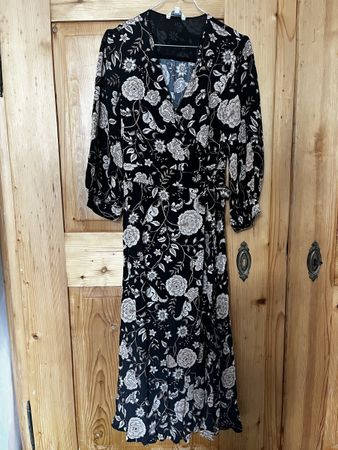 Schickes Wickelkleid Gr. S/M (36/38)
