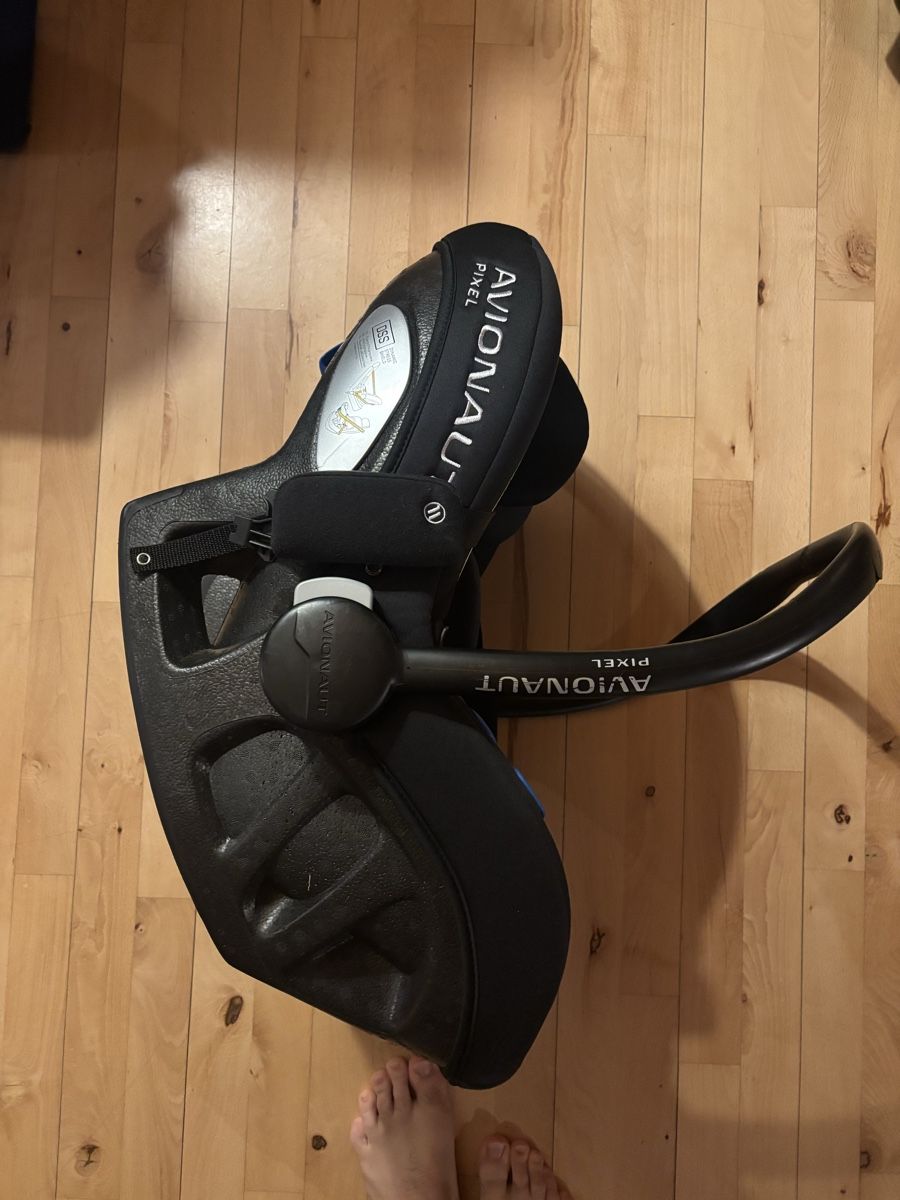 Seggiolini per auto: Avionaut Pixel Kindersitz mit Isofix Station – Usato da Worb venduto da Leschinski 1