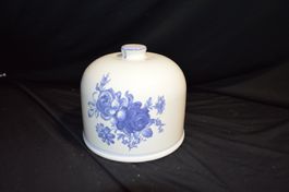Romantische Käseglocke mit blauem Rosenmotiv