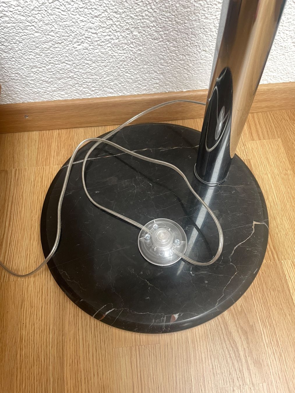 Lampade: Bogenlampe chrom orange mit Marmorsockel – Usato da Zürich venduto da merbo 2