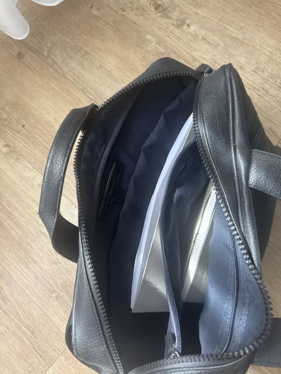 Valigie & Borse: Tommy Hilfiger Laptoptasche Business – Usato da Lohn-Ammannsegg venduto da kras10 1