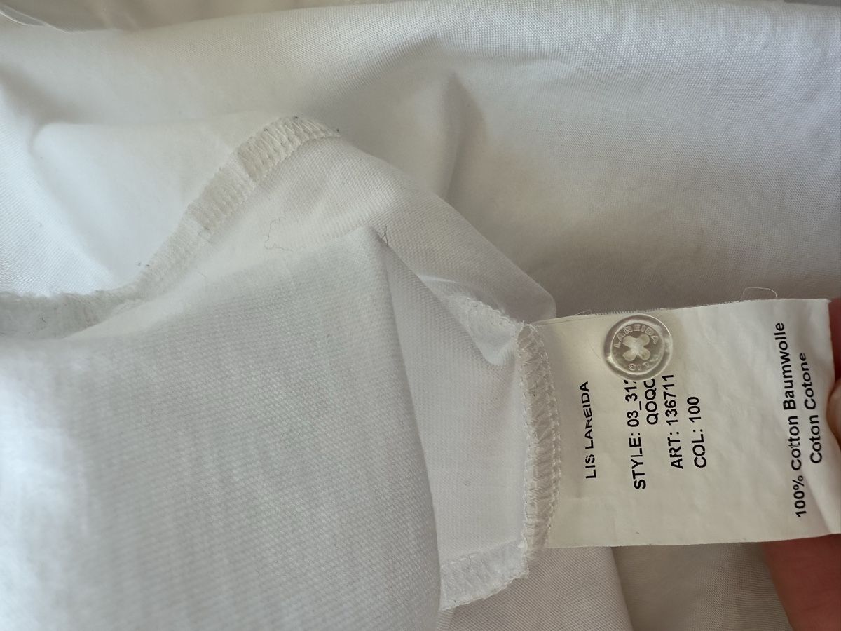 Lis Lareida Top: Shirtbluse Lis Lareida – Usato da Leuk Stadt venduto da medii1 2