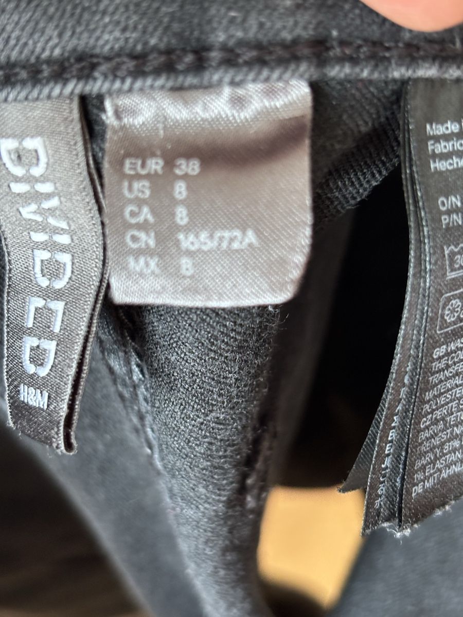 H&M Pantaloni: Kurze Hose schwarz 38 – Usato da Kesswil venduto da Branca-01 6