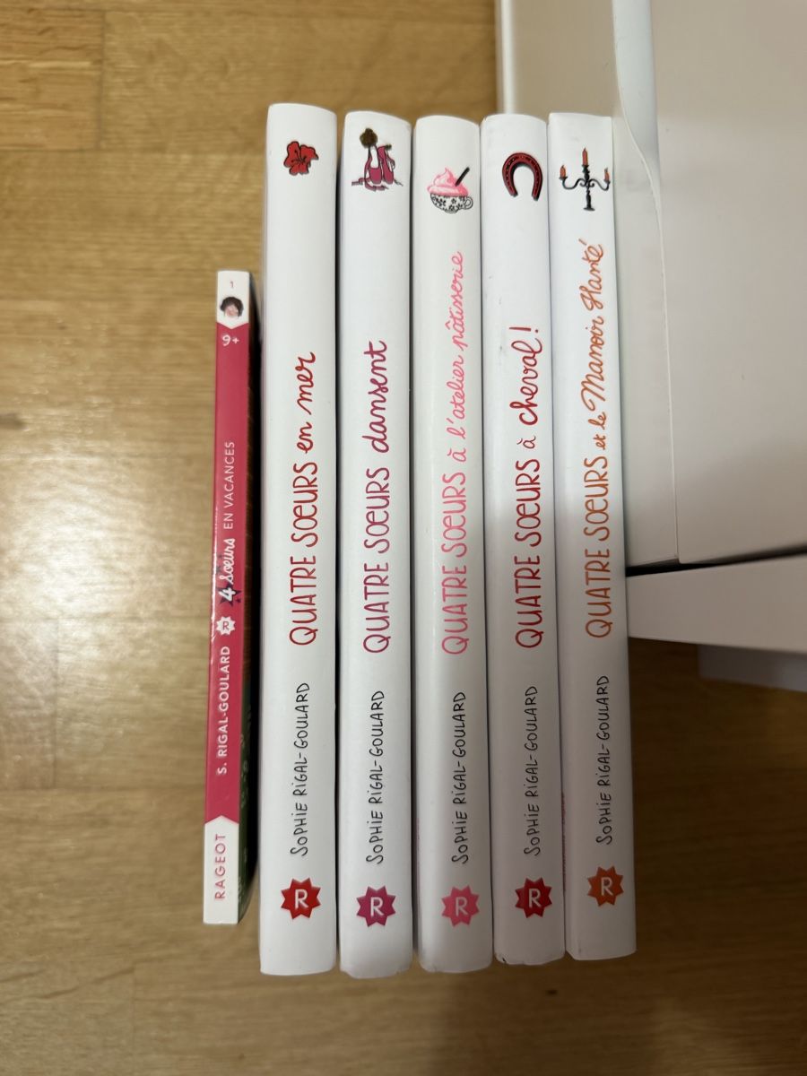 Livres: Quatre sœurs 6 tomes – Neuf (Voir description) à Cologny par PEACEANDLOVE