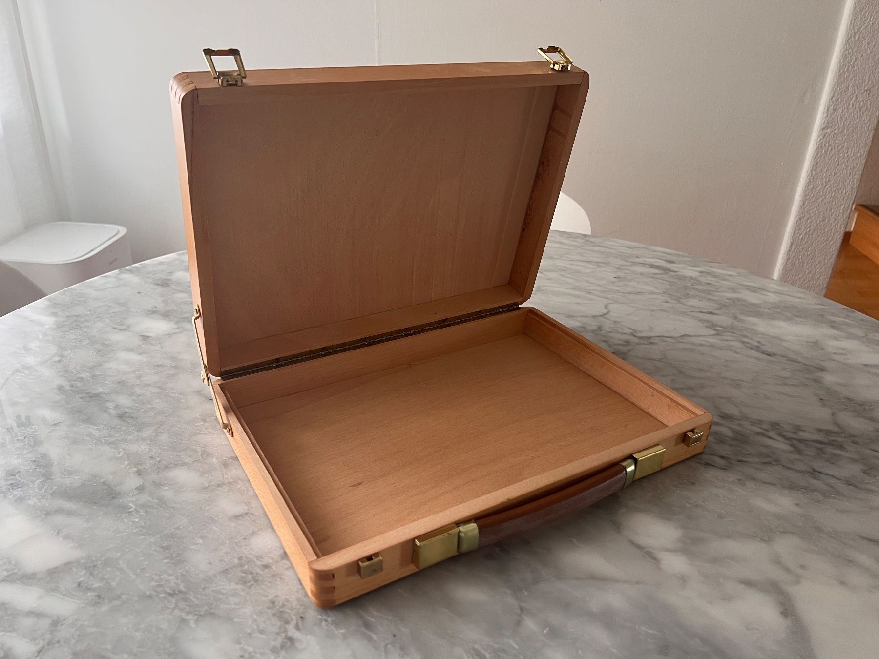 Valises & Sacs: Aktenkoffer aus Holz – D'occasion à Hünenberg See par mississauga
