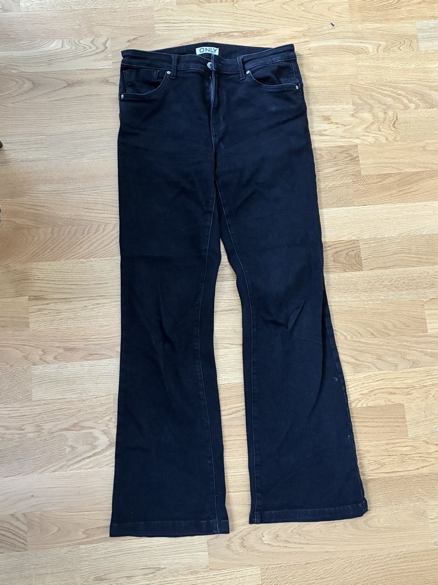 Only Jeans: Only Jeans Mid Waist Push Up – Nuovo (secondo la descrizione) da Zollikon venduto da vivienneberger