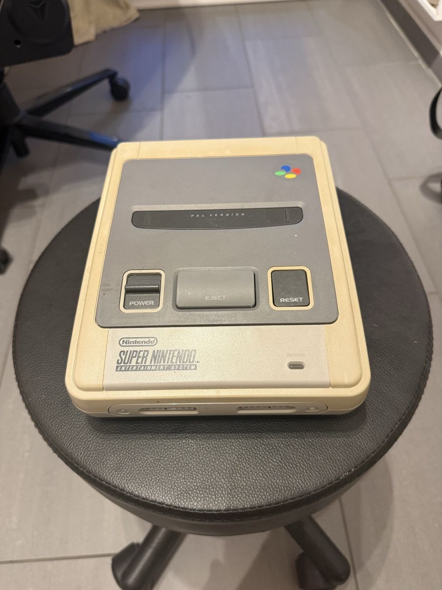 Nintendo Console: Super Nintendo – Usato da Emmenbrücke venduto da csimex01