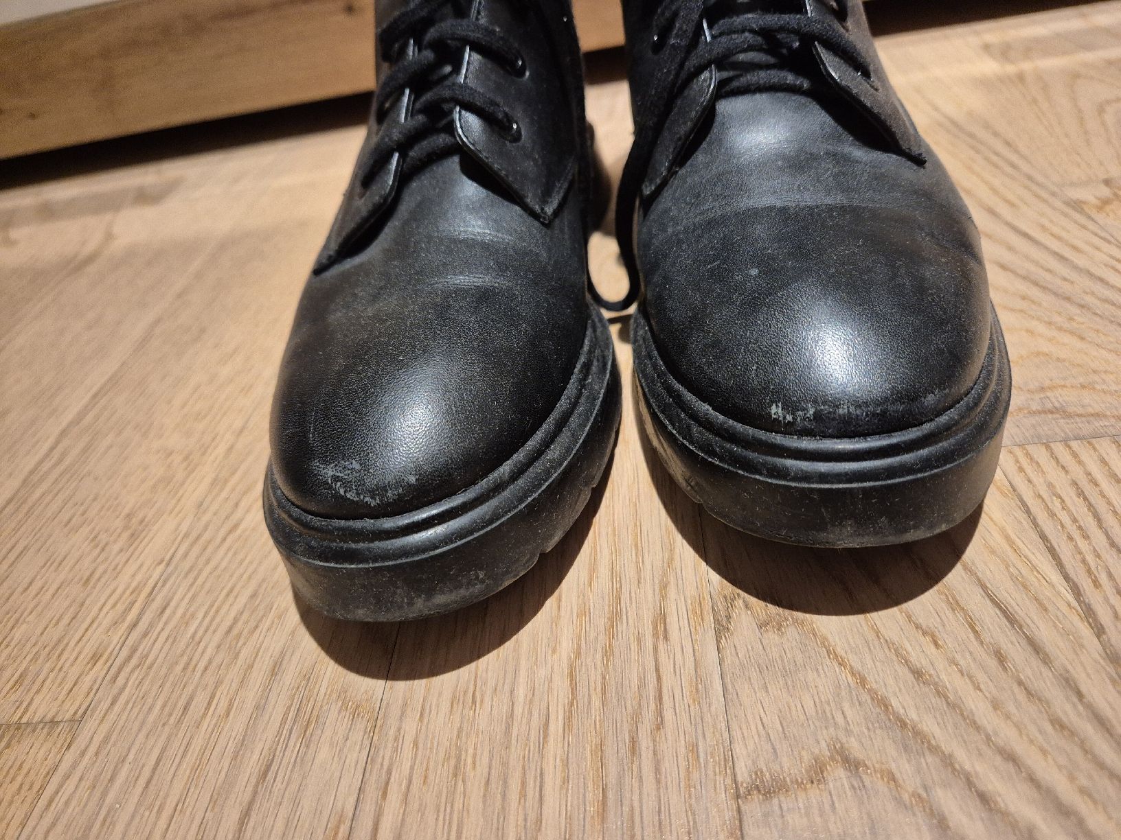 Stuart Weitzman Scarpe da donna: Stuart Weitzman Leather Black Boots EU 37 with Lace – Usato da Spreitenbach venduto da Catticoooorn 1