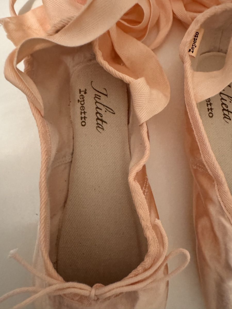 Scarpe da donna: Ballettschuhe Spitzenschuhe Gr. 5.5 (ca. 37) – Usato da Wilderswil venduto da Renaissance1 4