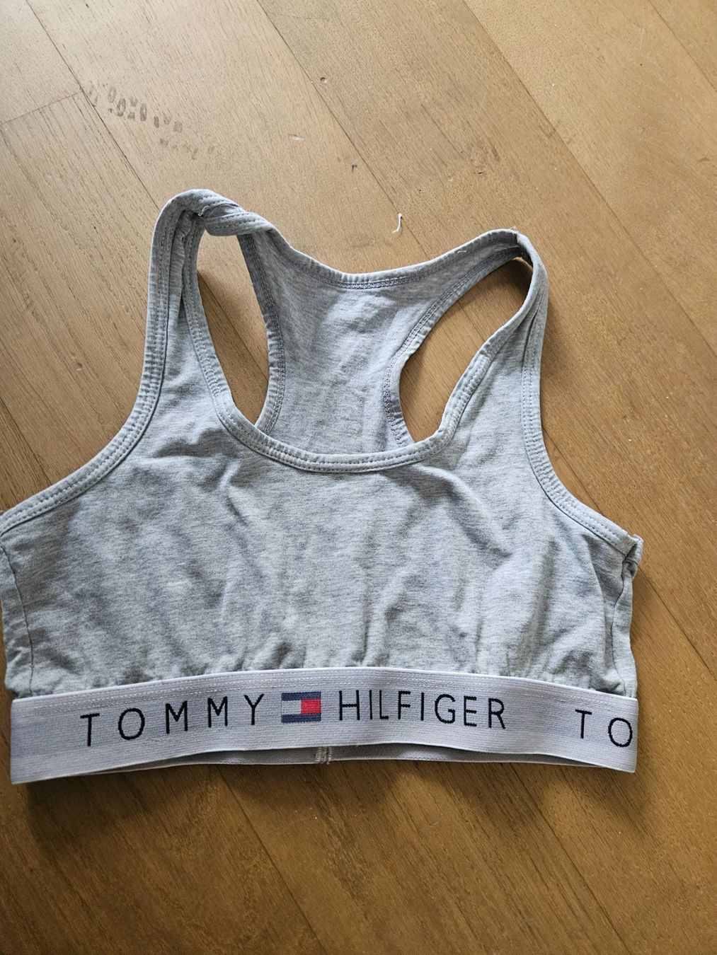Top: Tommy Hilfiger Top – Usato da Suhr venduto da jes_rtc9