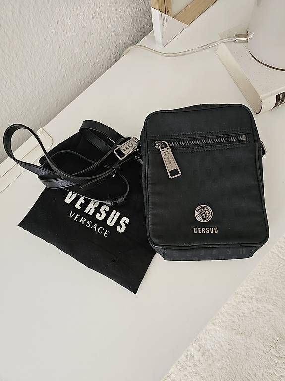 Borse da donna: Tasche VERSACE VERSUS – Usato da Bürglen UR venduto da VKorchynskyi 2