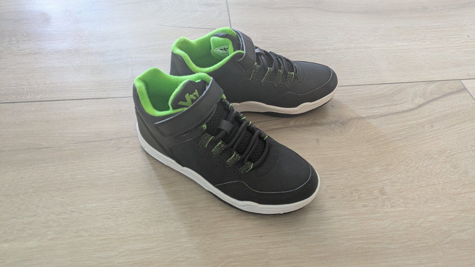 Victory Schuhe für Jungen: Mid Cut Sneaker - Grösse 33 - neu – Neu (gemäss Beschreibung) aus Staufen von Fleby84 1