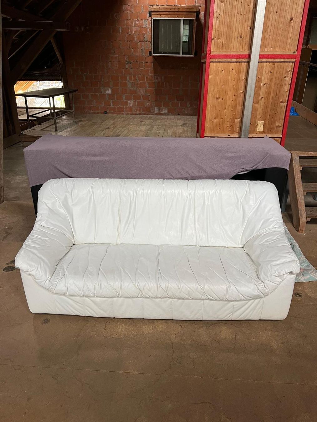 Sofas: Weisses Ledersofa – Gebraucht aus Glashütten von bru_n7hf