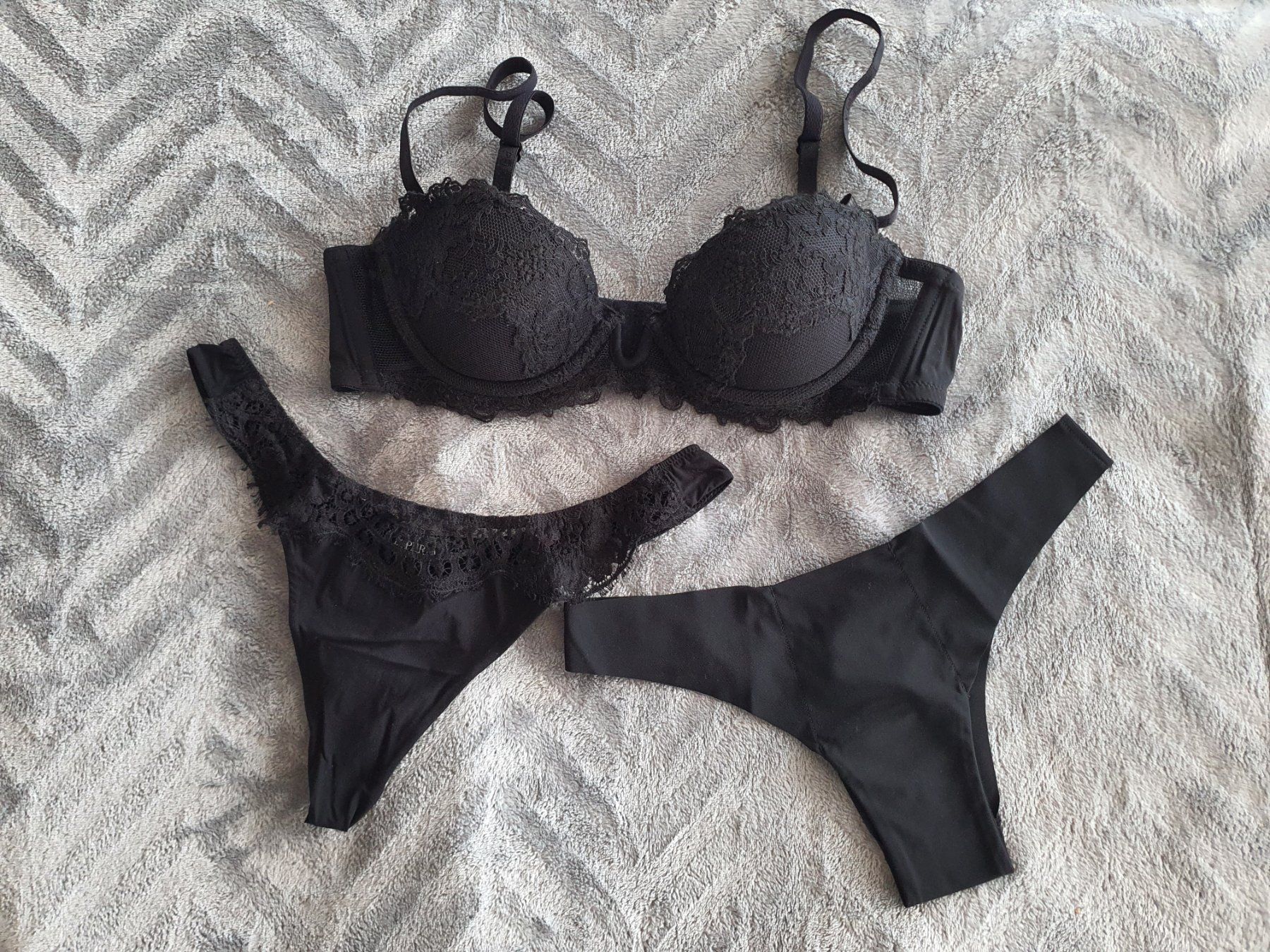 La Perla Altra biancheria intima: PushUp BH 70C + 2 Strings gr.S NEU/ La Perla – Nuovo e nell'imballaggio originale da Wädenswil venduto da sos_6vlx