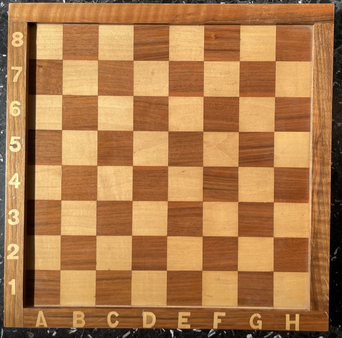 Giochi: Échiquier avec coordonnées marquetées  – Usato da Biel/Bienne venduto da Galaq