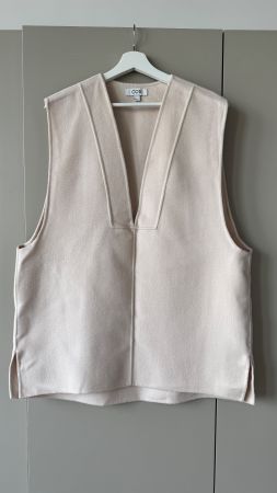 COS Weste mit tiefem V-Ausschnitt, Beige, Gr. 42