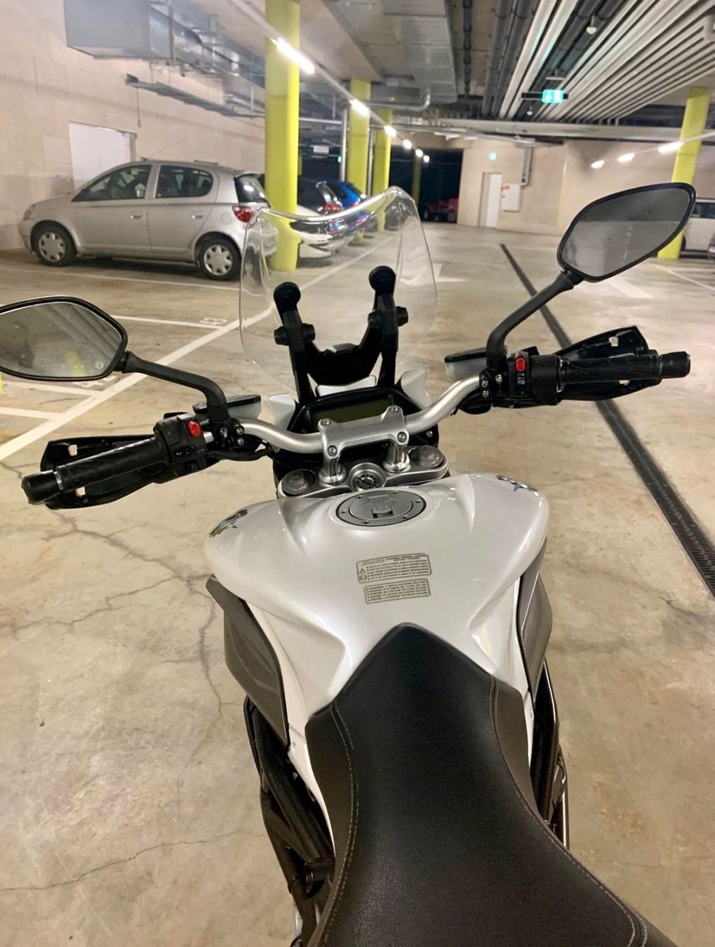 MV Agusta Touring: MV Agusta Stradale 800 – Usato da Uznach venduto da Nevergets 4