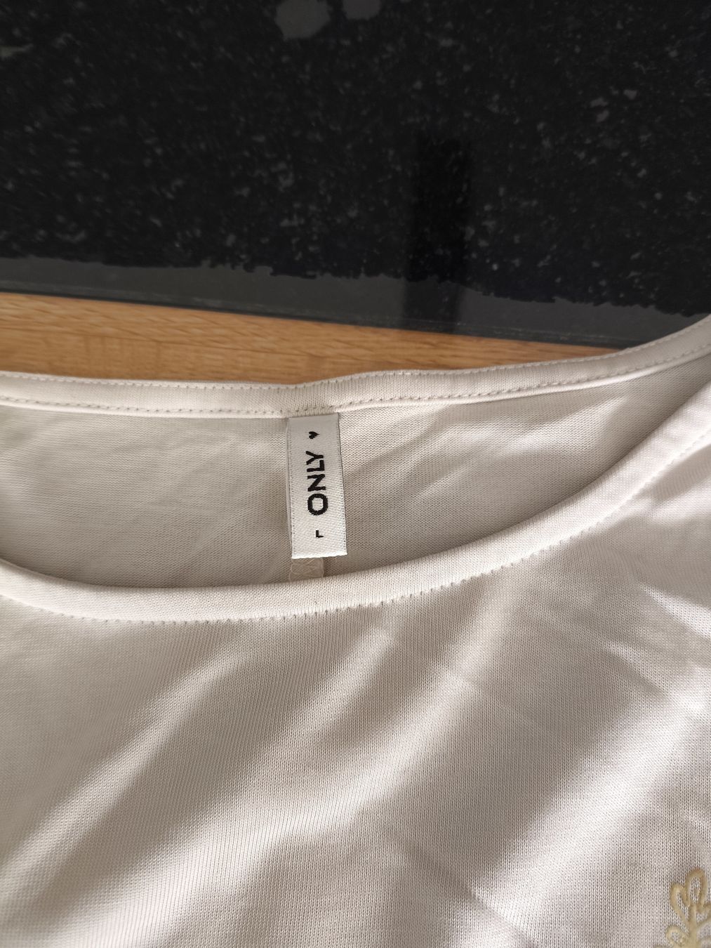 Only T-shirt: Shirt Gr.L ONLY – Usato da Burgdorf venduto da Ropajesi 1