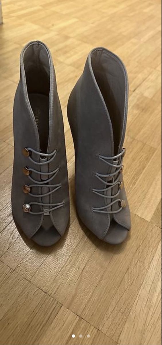 Damenschuhe: High heels – Neu (gemäss Beschreibung) aus Basel von vic_tgt8