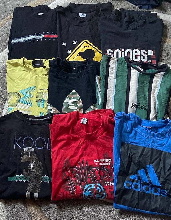 Kleiderpakete: T-Shirt Paket Gr. S – Gebraucht aus Cham von LuciaBaum