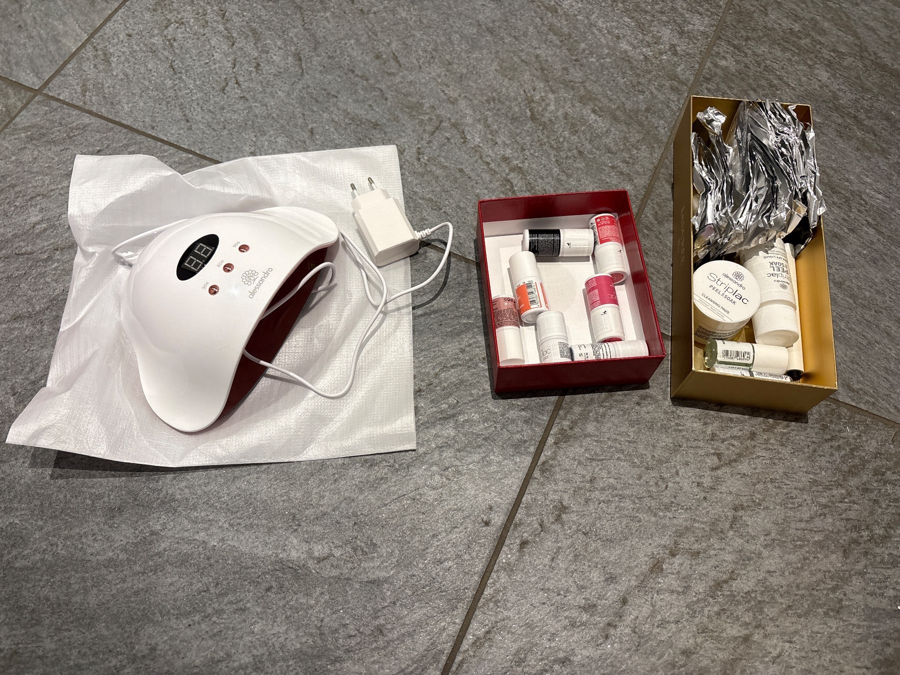 Alessandro Lampade: Vends lampe LED manucure Alessandro – Usato da Haute-Nendaz venduto da PINKBERRY