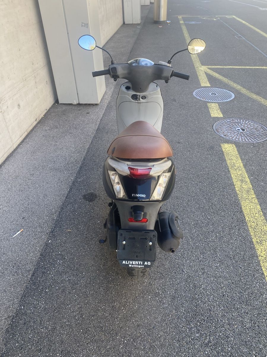Piaggio Scooters: Piaggio ZIP 100 – Gebraucht aus Zürich von loml_gaso 3