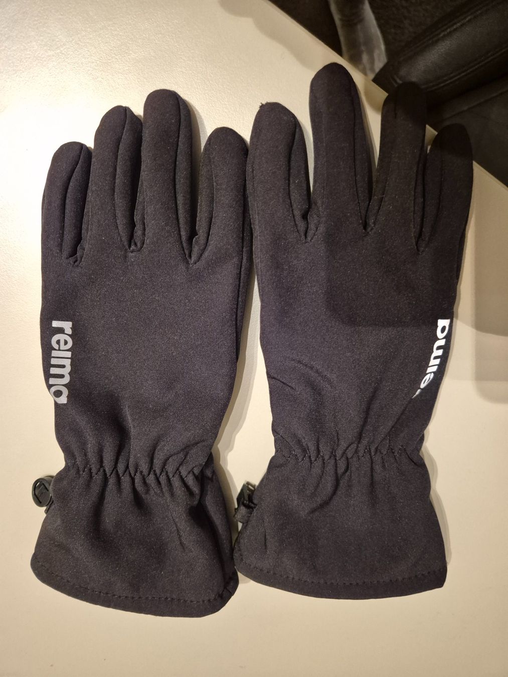 Reima Gants: Reima Tolle Softshellhandschuhe, schwarz, Gr. 7 – D'occasion à Urdorf par Nataschli