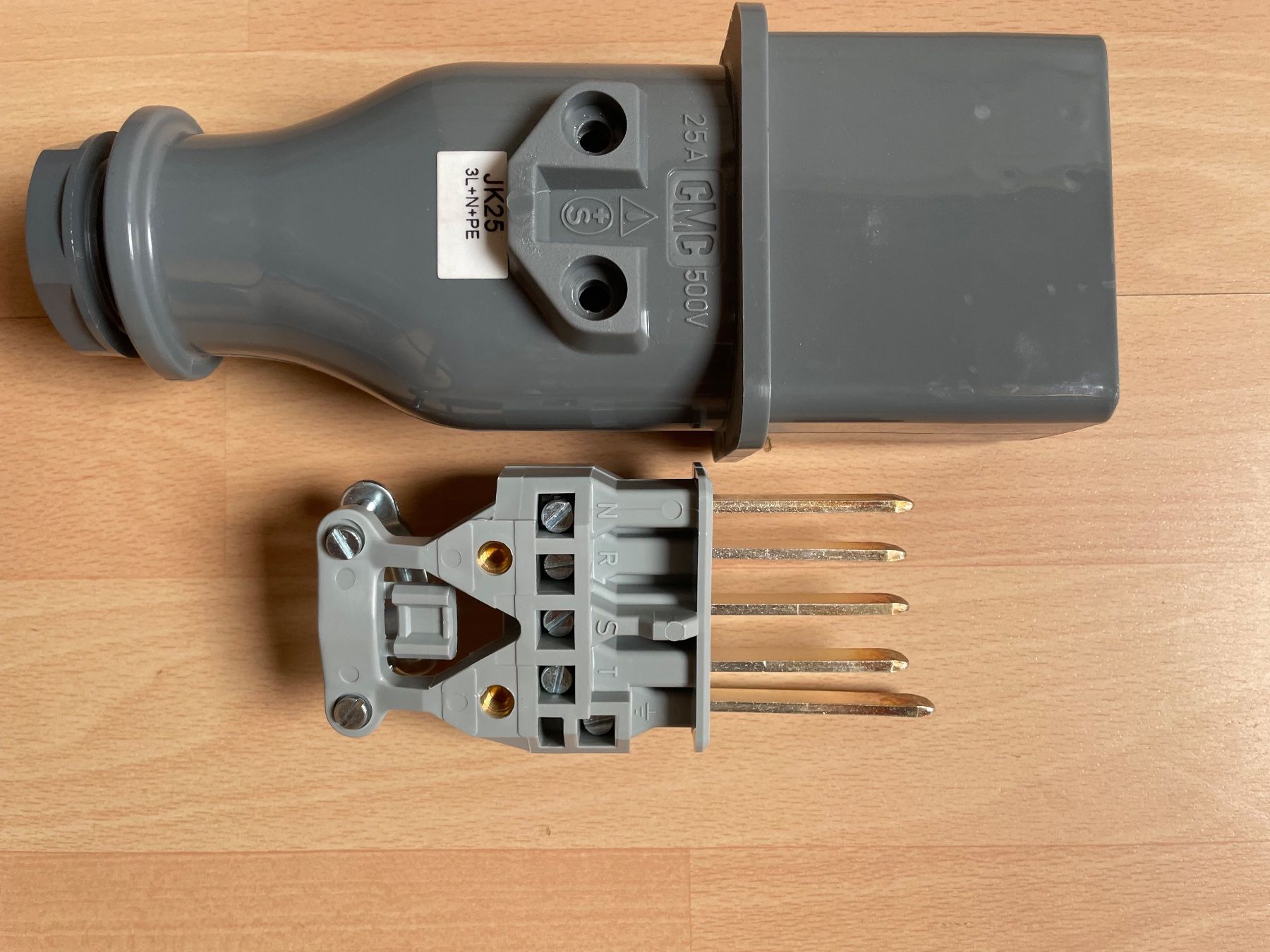 Spine: Stecker J25/5 Polig   NEU ungebraucht – Usato da Huttwil venduto da Bolpa