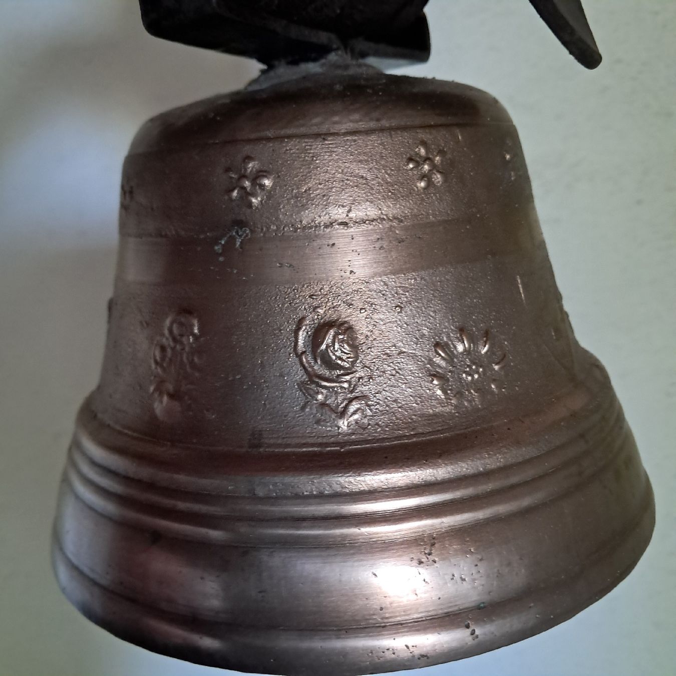 Cloches & sonnailles: ALTE Albert GUSSET GLOCKE  – D'occasion à Murten par SHETHOF 1
