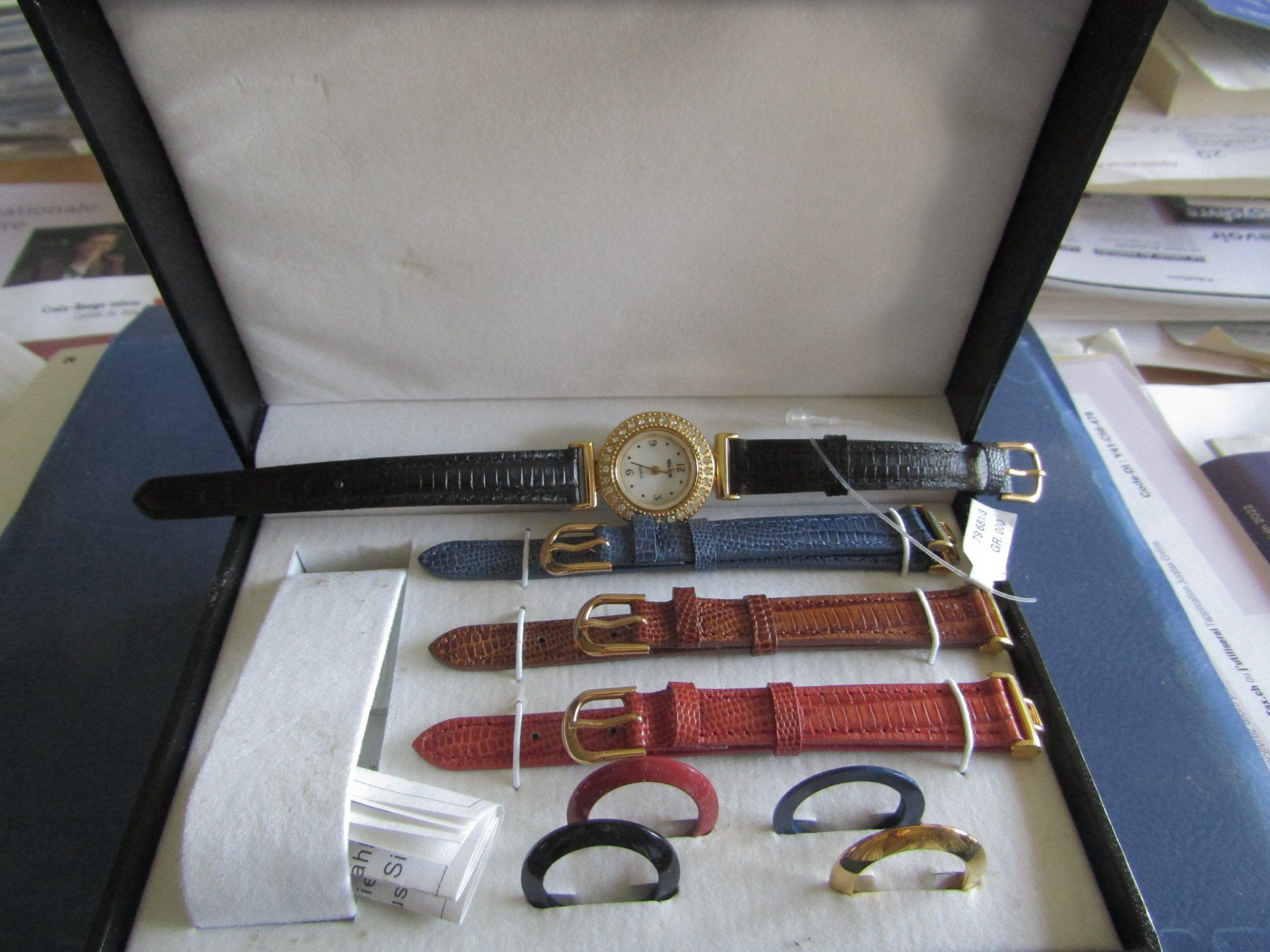 Orologi: coffret neuf  4 montres en une – Nuovo e nell'imballaggio originale da Delémont venduto da mamygateau 1