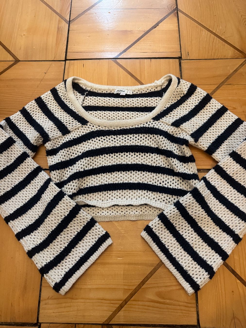 Top: Subdued Crochet Cropped Top – Usato da Zürich venduto da catemiranda 1