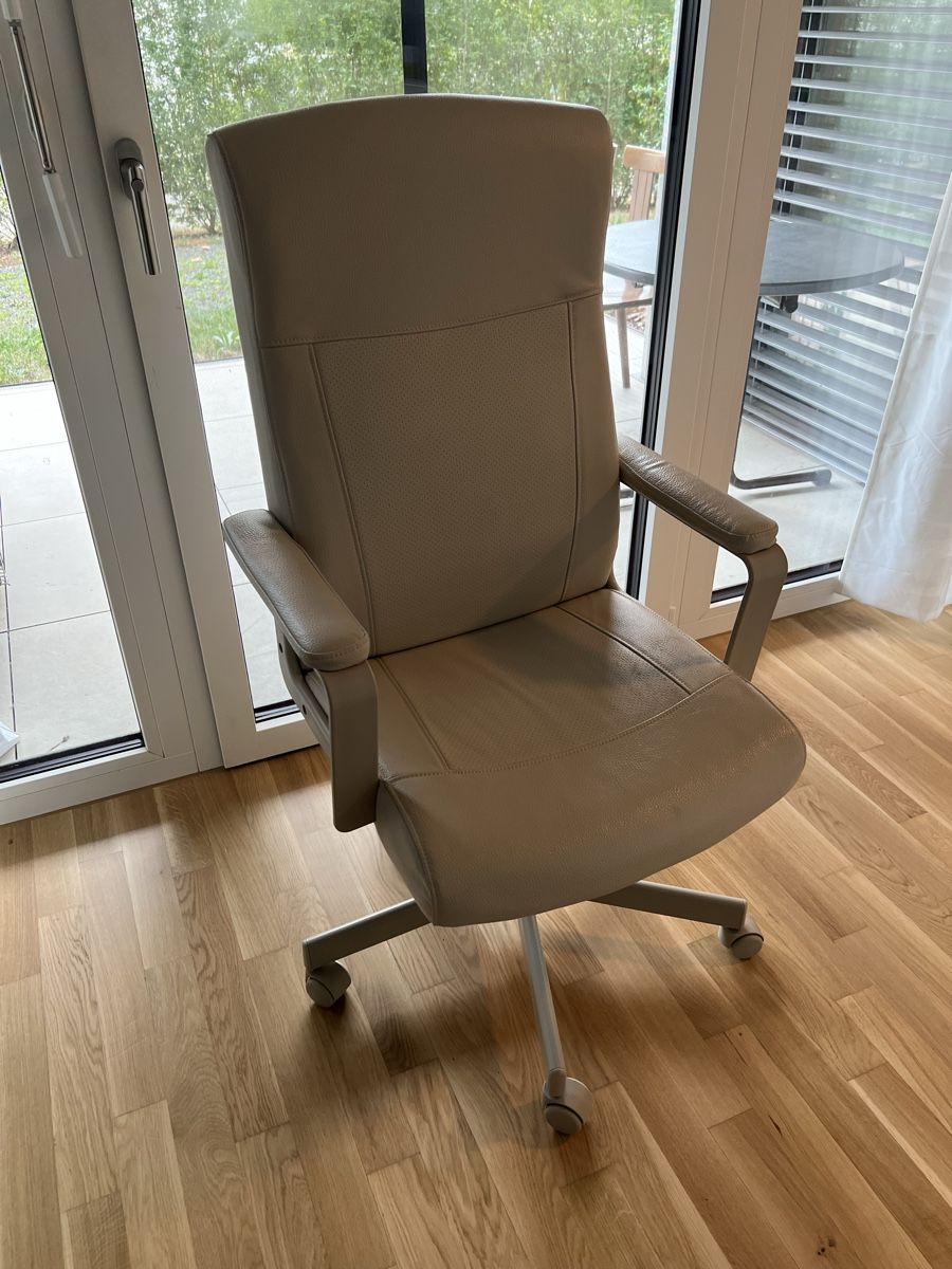 Ikea Chaises: Ikea Melberget Drehstuhl – D'occasion à Ottenbach par Noor07 1