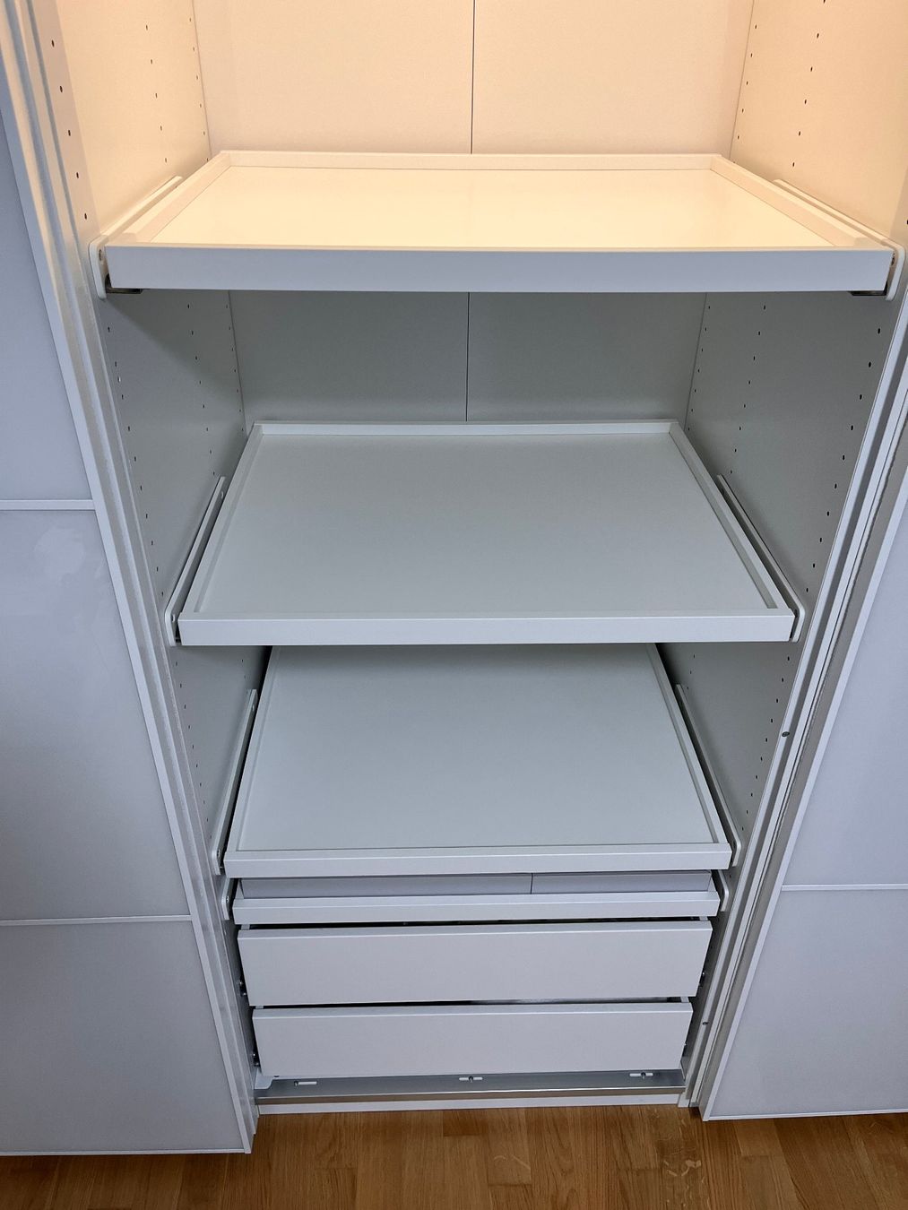 Ikea Guardaroba: IKEA PAX Schiebetürenschrank – Usato da Chur venduto da steinbockli 5