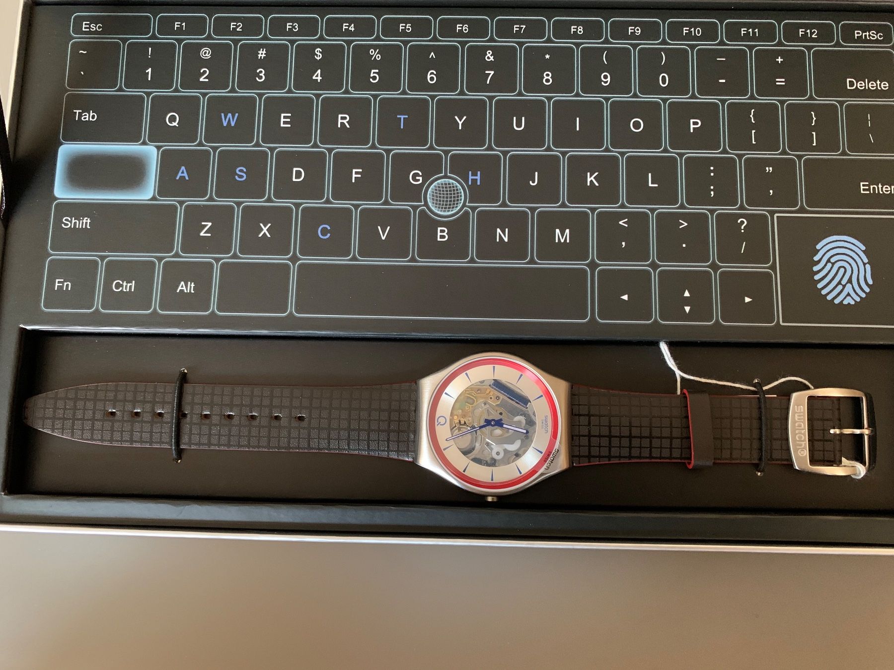 Swatch Orologi: Swatch James Bond Q – Nuovo e nell'imballaggio originale da Bramois venduto da Chrisvol 1