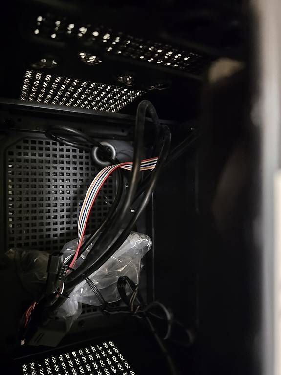 Custodie: Mini-ATX-PC-Gehäuse – Usato da Dierikon venduto da sgg_668k 1