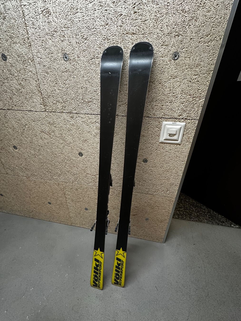 Völkl Sci: Völkl Skiausrüstung – Usato da Fahrweid venduto da sacha.c 2