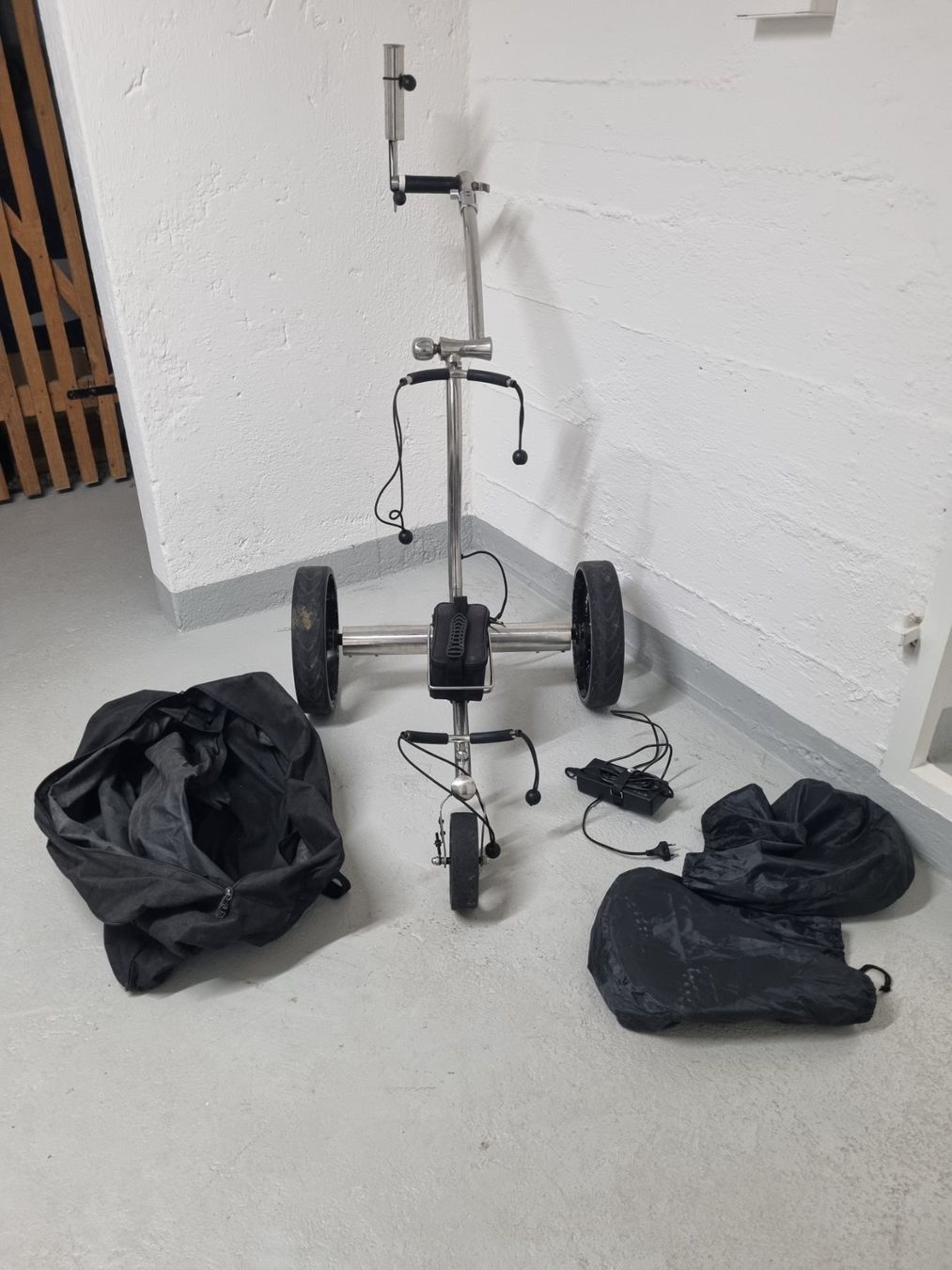Trolleys: Golftrolley elektrisch – Gebraucht aus Walenstadt von Smiggi